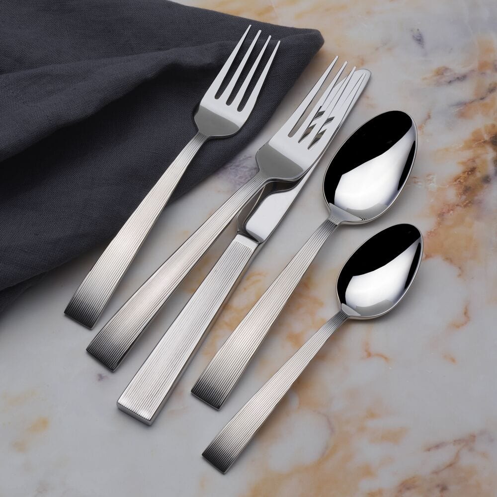 Delta 20 Piece Flatware Set, Service for 4