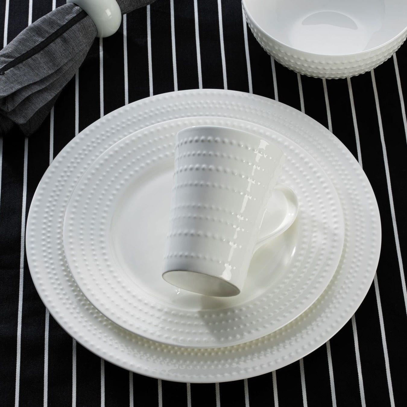 Nellie 16 Piece Dinnerware Set