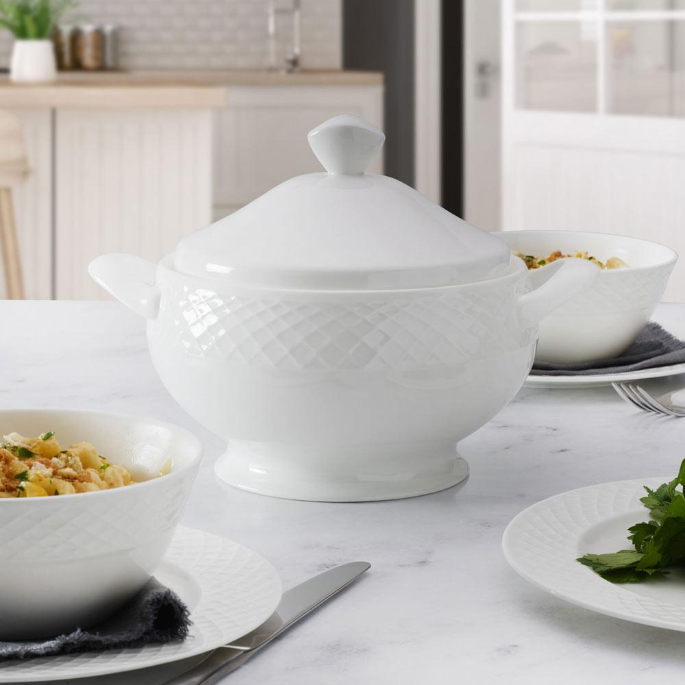 Trellis White Covered Casserole
